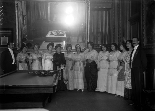 As animadas e picantes soirées em casa de D. Cláudia